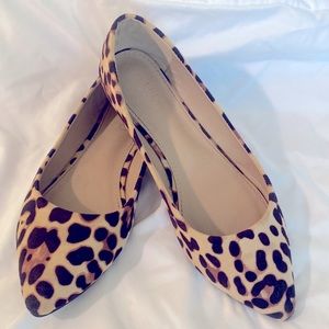 Women Leopard Print Flats. Size 7.